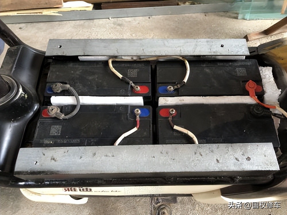 换电瓶复杂吗_换电瓶可以用多久_电瓶车换电池