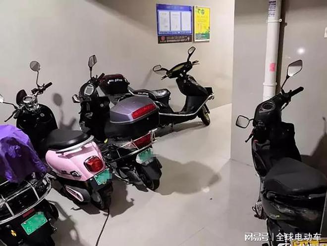 电瓶换电车_电瓶换车胎多少钱_换电瓶电瓶车